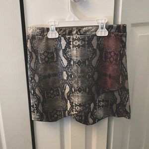 Skort! Snake skin print. Size SM